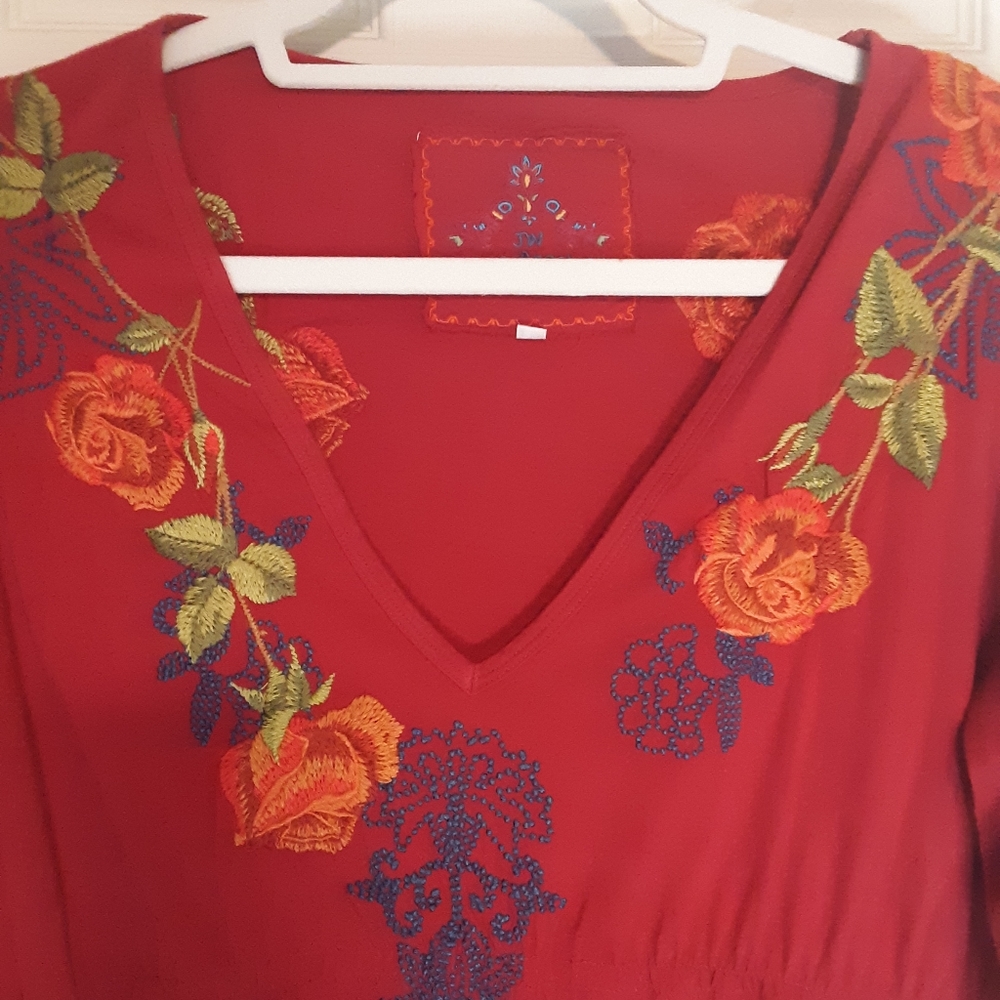JOHNNY WAS v neck knit embroidered dress